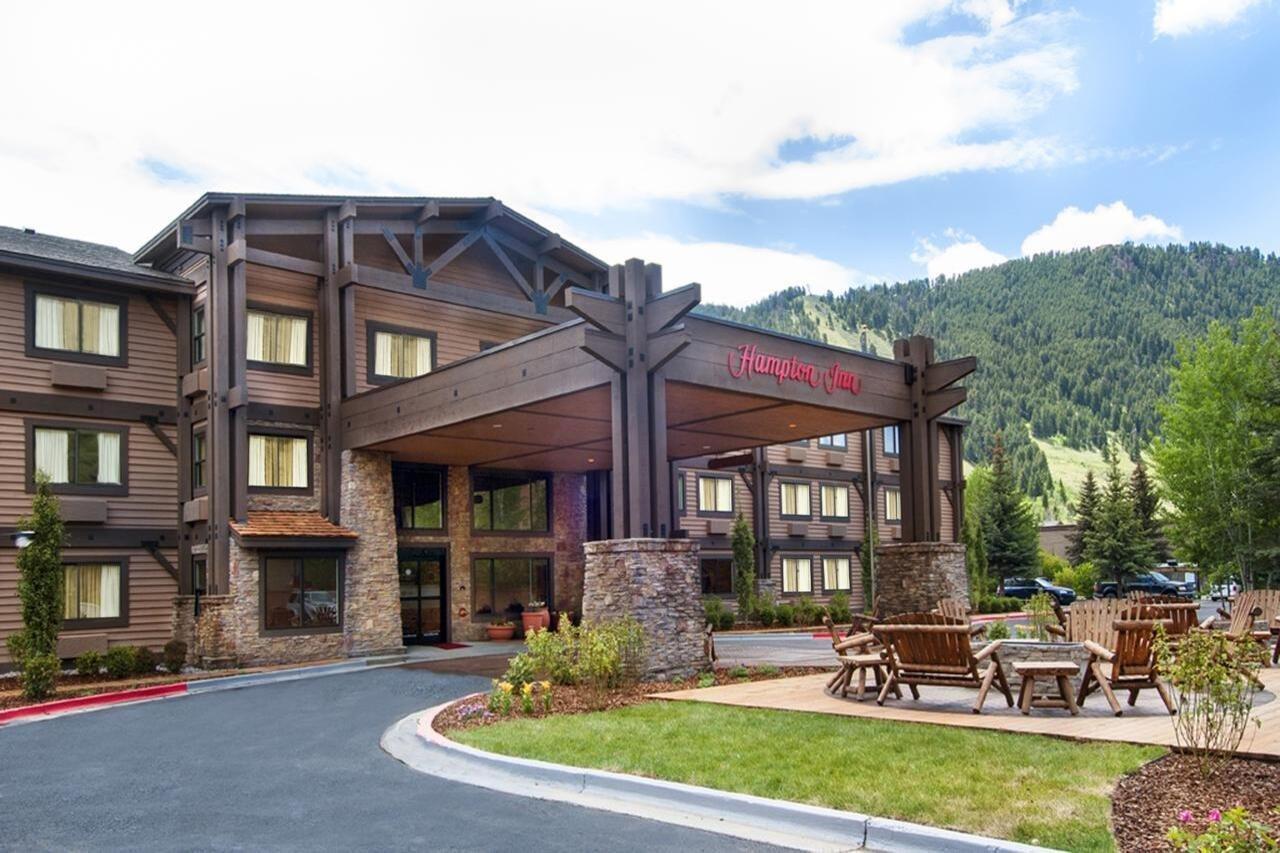 Hampton Inn Jackson-College Avenue Экстерьер фото