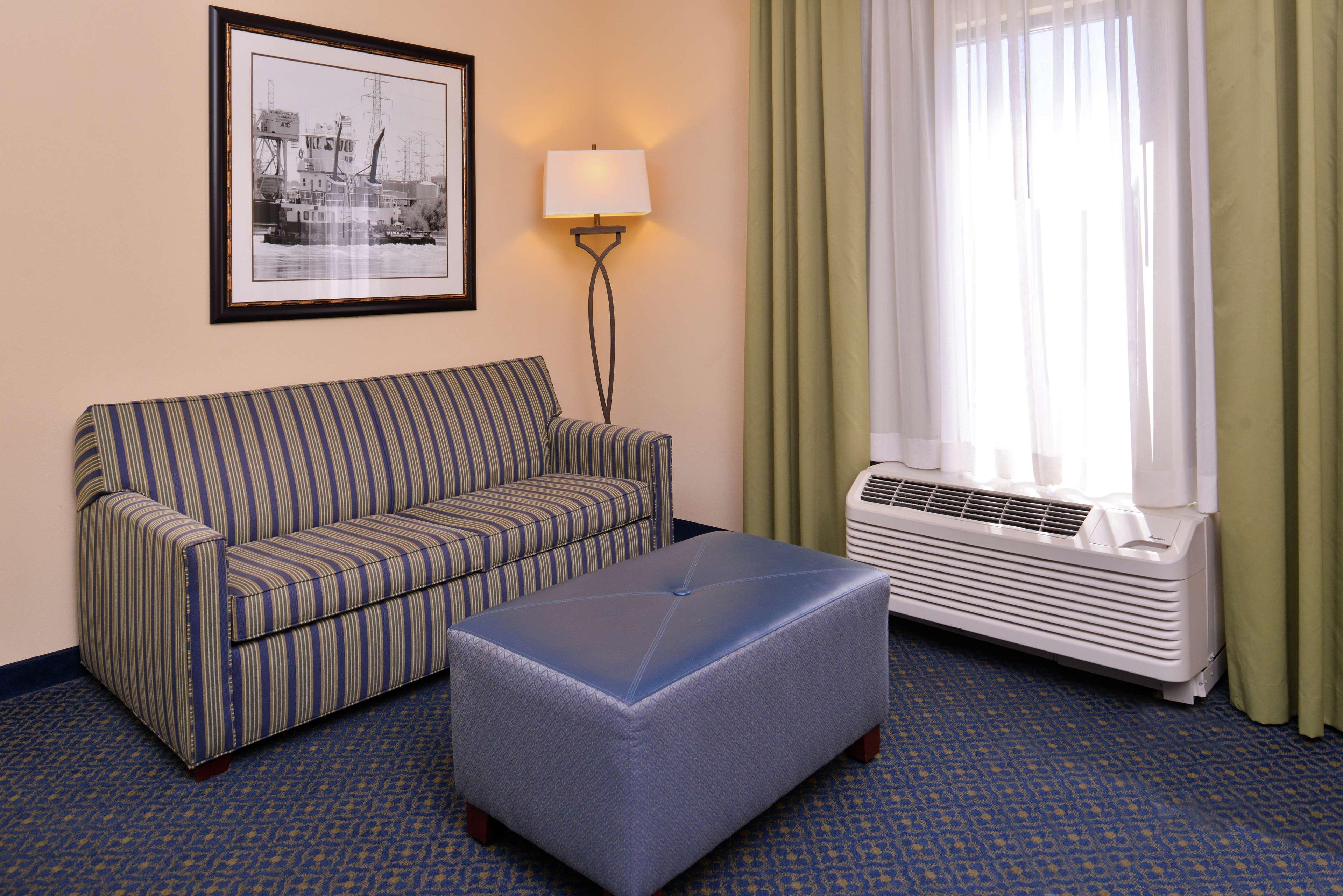 Hampton Inn Jackson-College Avenue Экстерьер фото