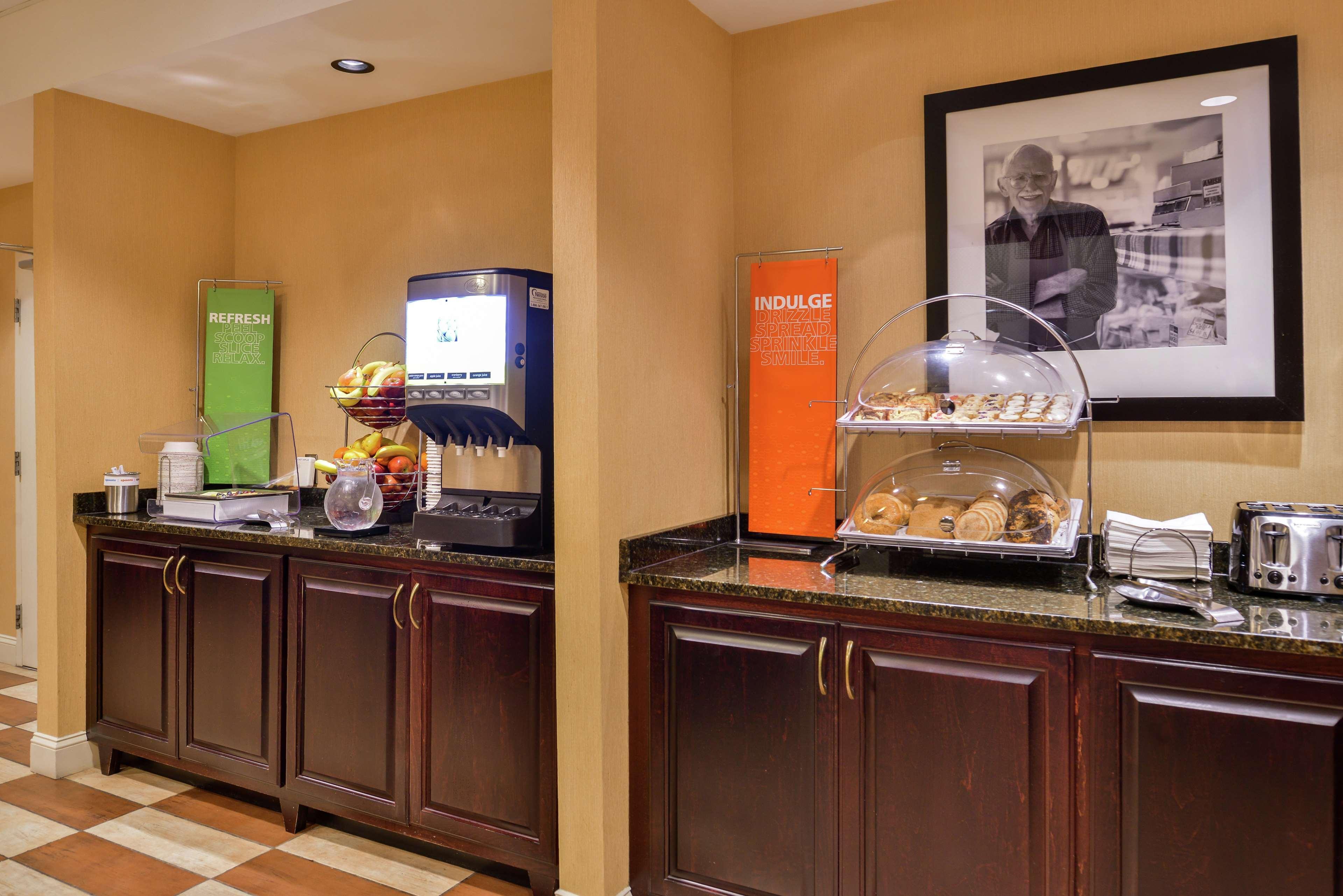 Hampton Inn Jackson-College Avenue Экстерьер фото
