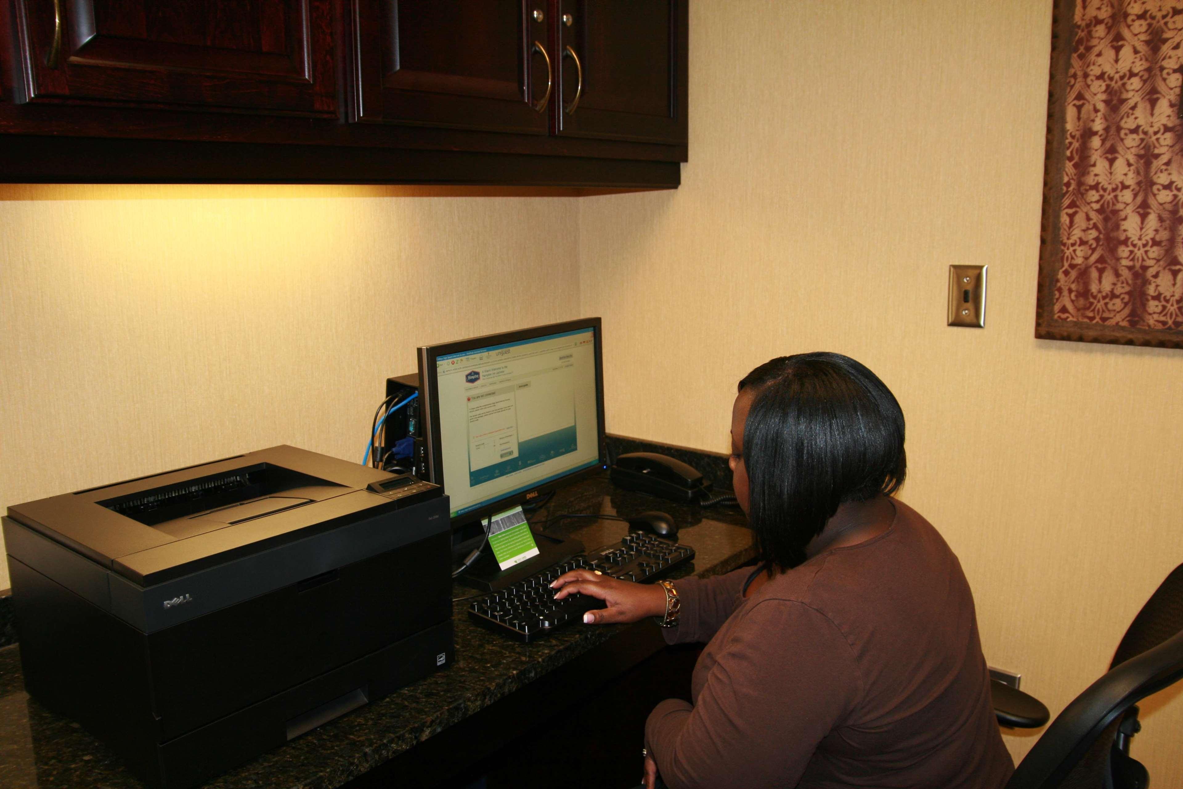 Hampton Inn Jackson-College Avenue Удобства фото