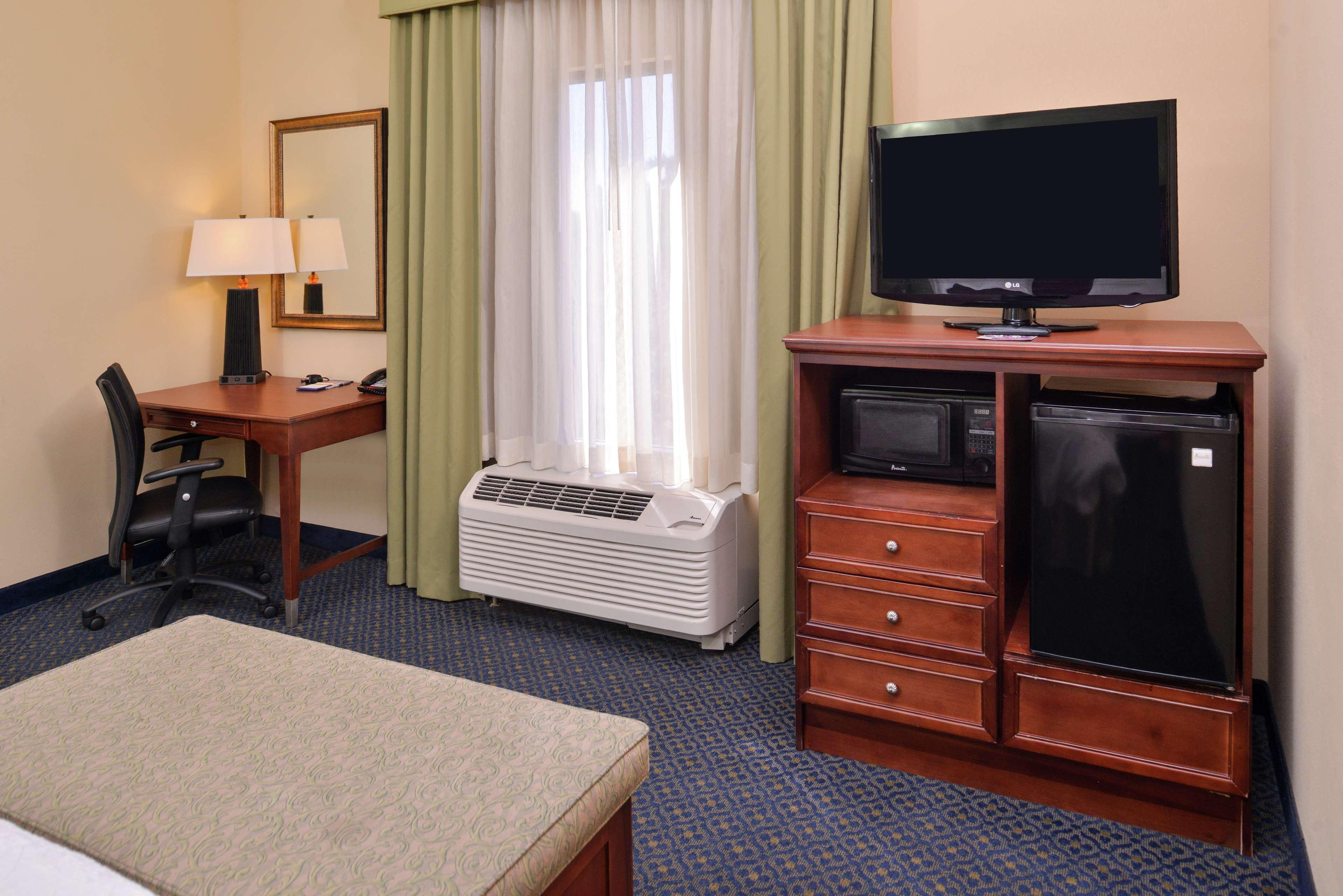 Hampton Inn Jackson-College Avenue Экстерьер фото