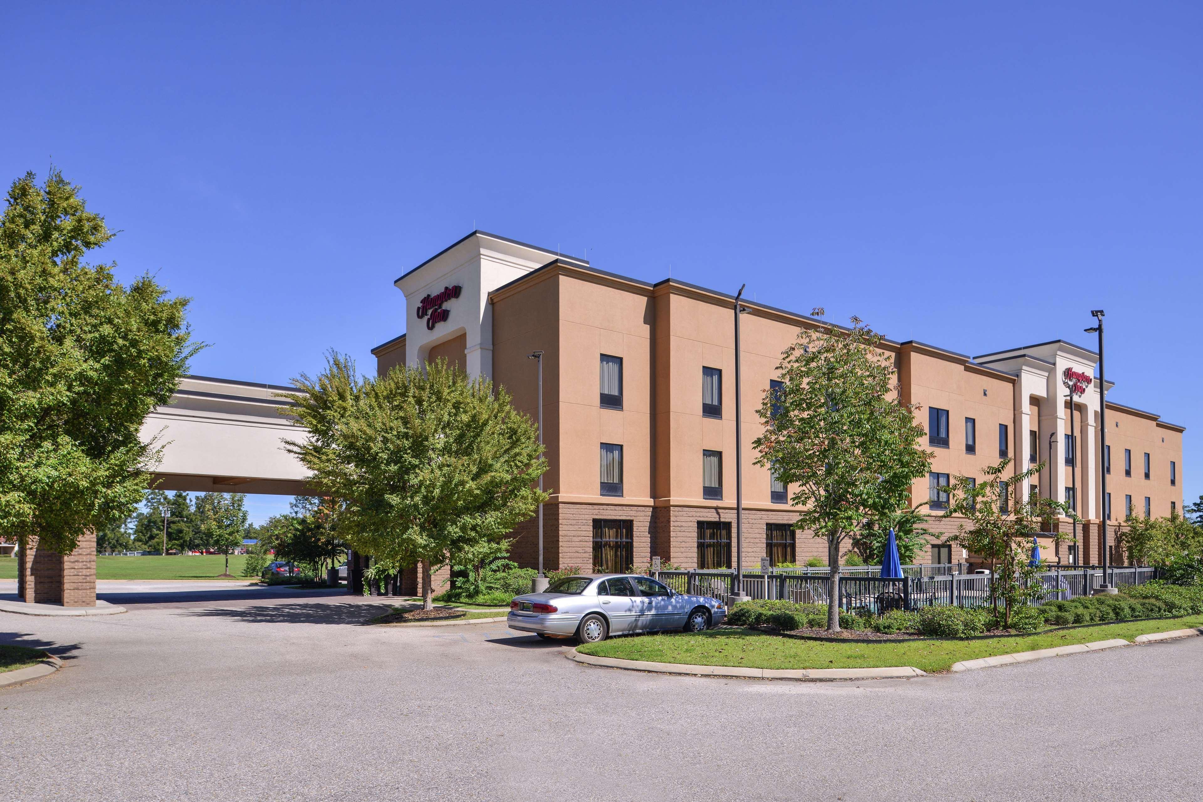 Hampton Inn Jackson-College Avenue Экстерьер фото