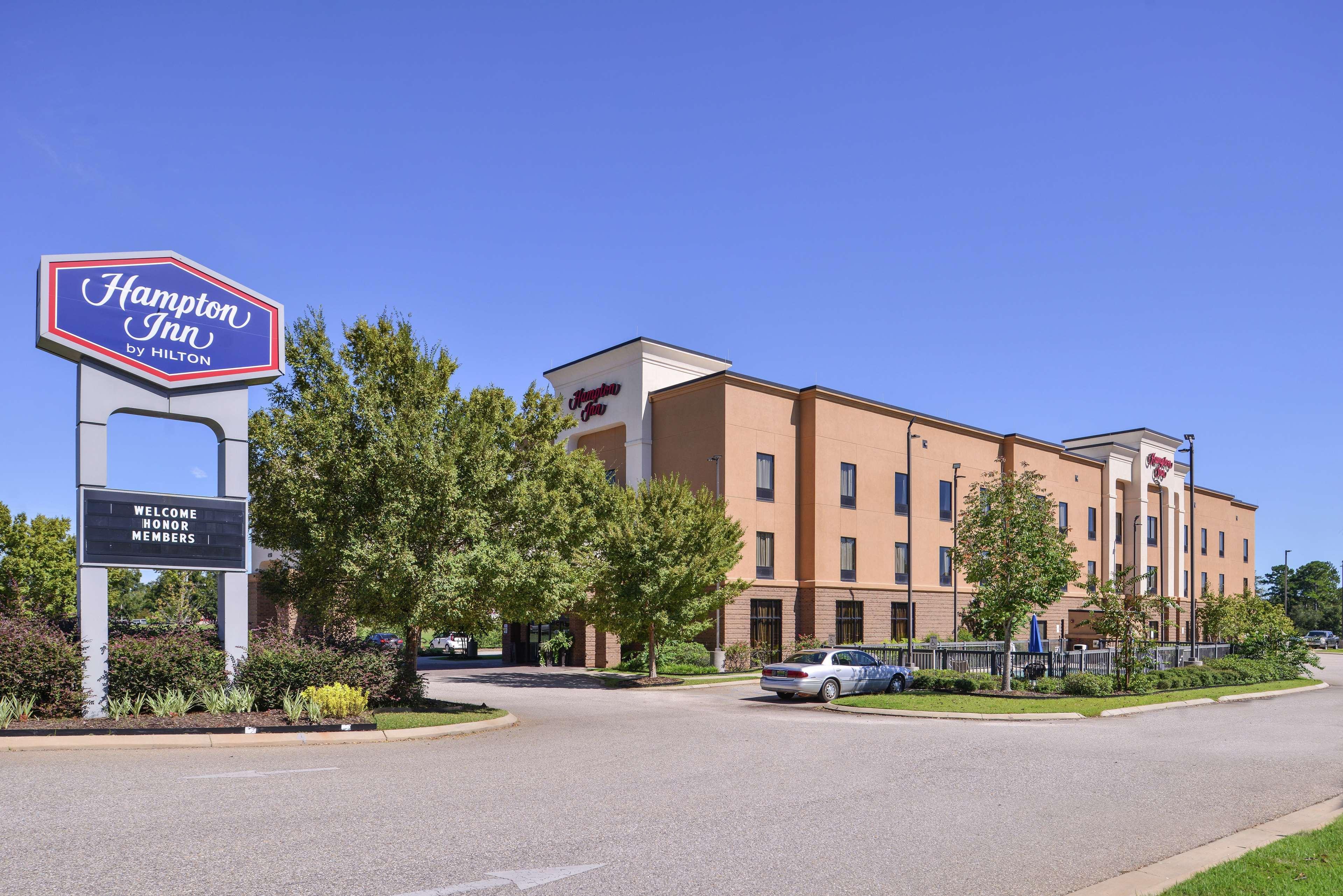 Hampton Inn Jackson-College Avenue Экстерьер фото