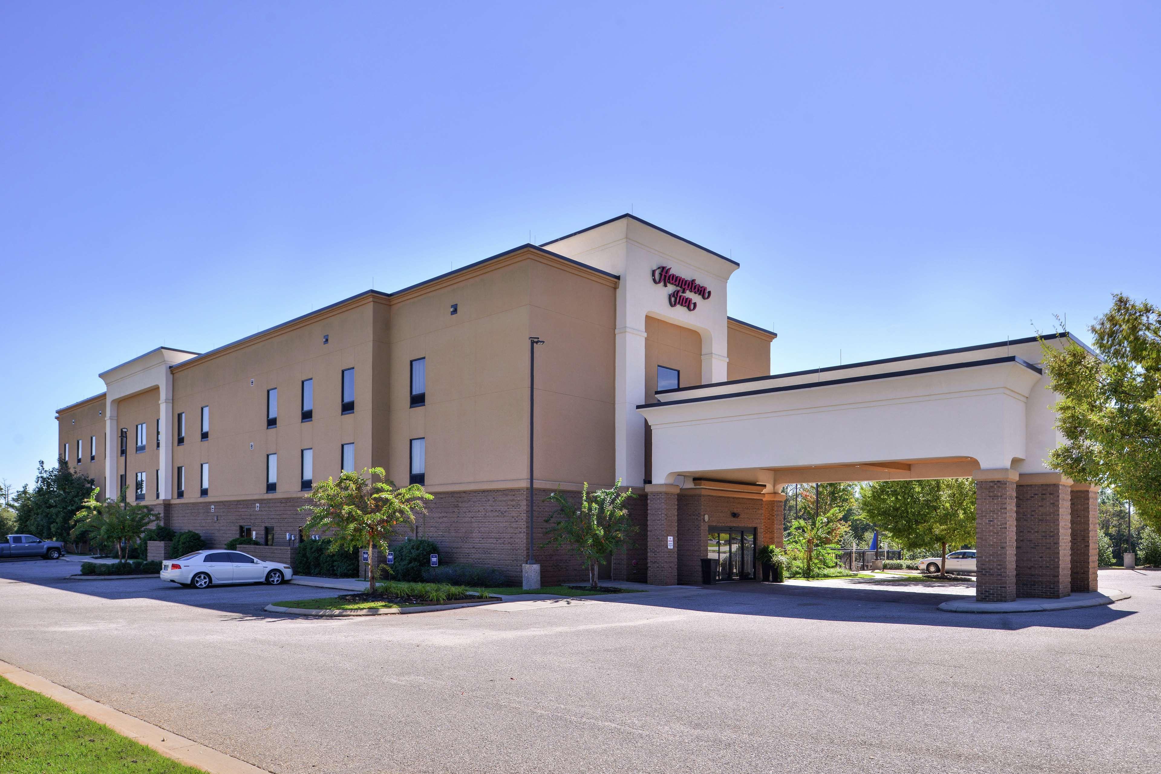 Hampton Inn Jackson-College Avenue Экстерьер фото