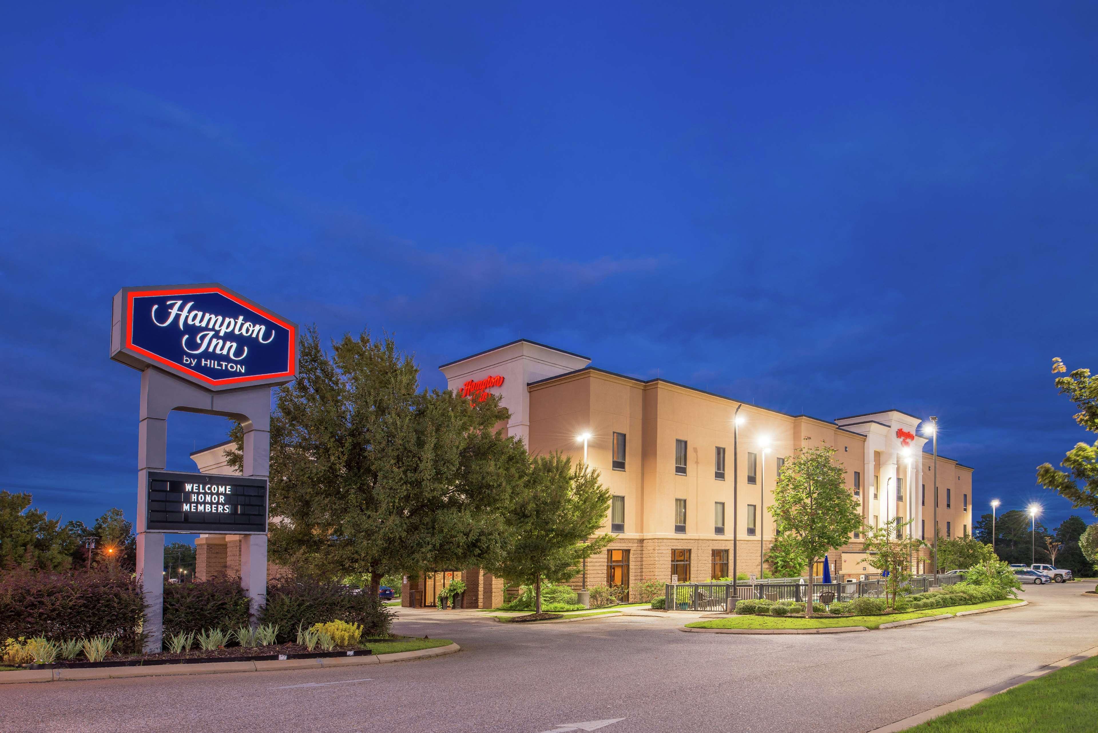Hampton Inn Jackson-College Avenue Экстерьер фото