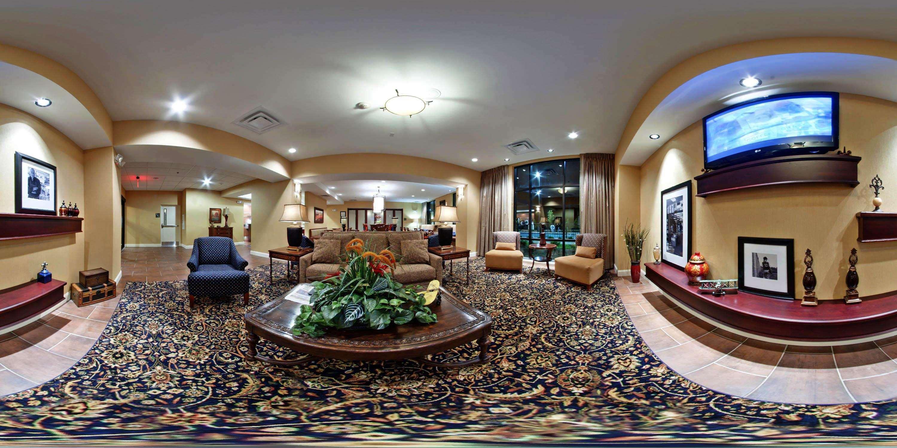 Hampton Inn Jackson-College Avenue Экстерьер фото
