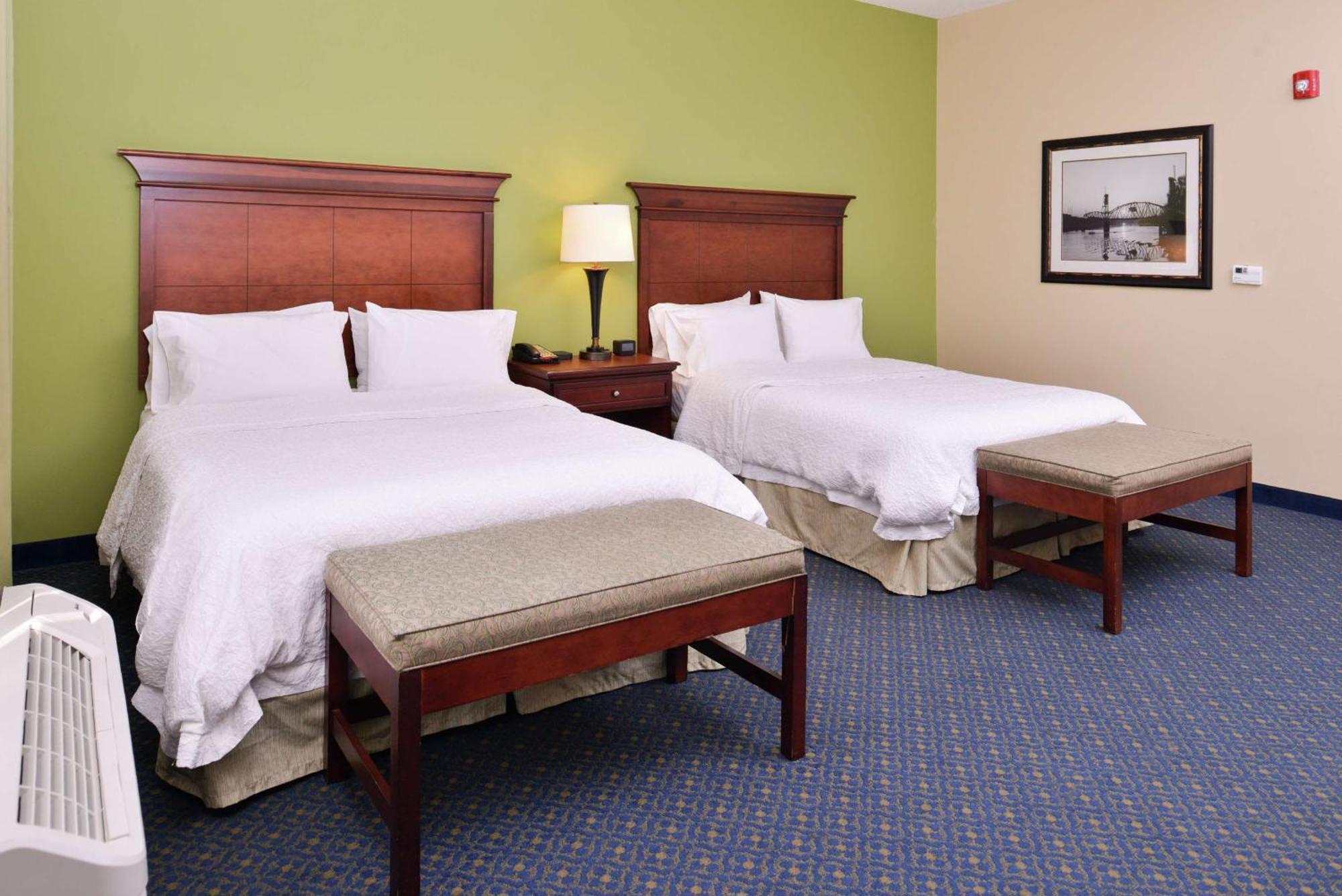 Hampton Inn Jackson-College Avenue Экстерьер фото